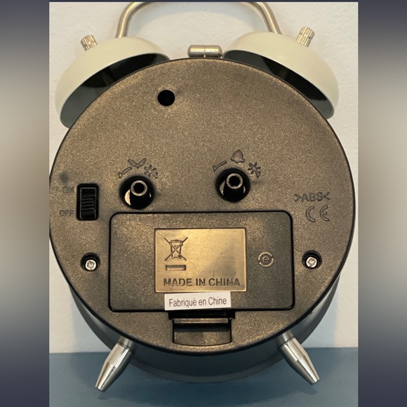 Alarm Clock - Picture 4 of 6